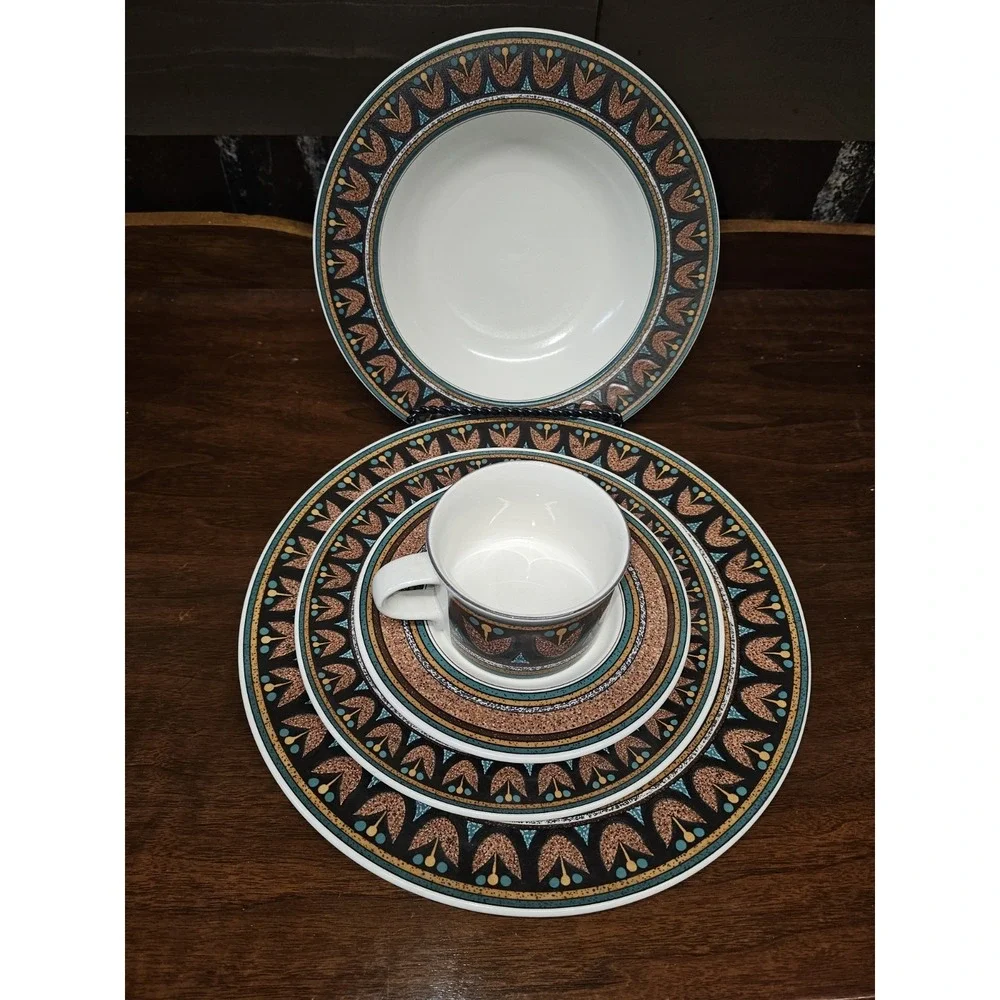 Mikasa Intaglio BAVARIA CAC63‎ 1 Place Setting Dinnerware 5 pc Stoneware Autumn
